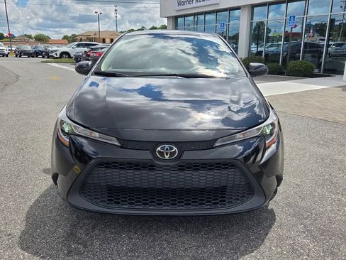 Used 2022 Toyota Corolla LE FWD image 2