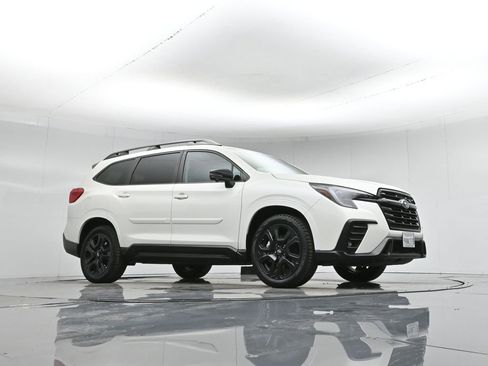 Used 2023 Subaru Ascent Onyx Edition Limited image 4