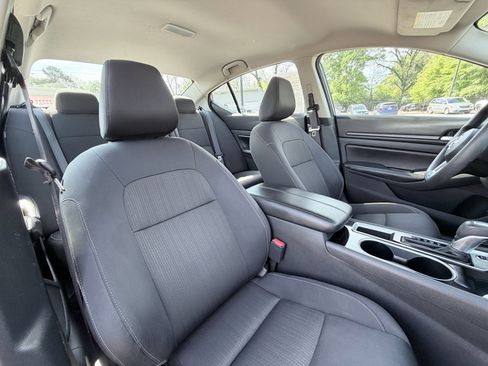 Used 2024 Nissan Altima 2.5 SV image 24