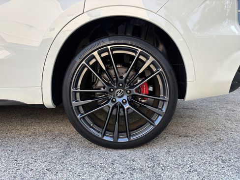 Used 2023 Maserati Levante Trofeo image 15