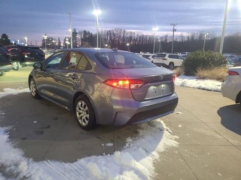 Used 2022 Toyota Corolla LE image 5