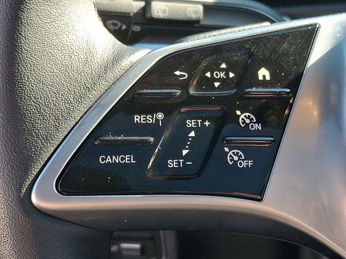 Used 2026 Mercedes-Benz GLB 250 4MATIC image 17