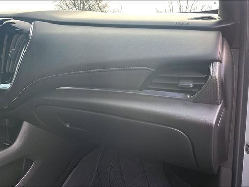 Used 2024 Chevrolet Traverse Premier w/ Redline Edition image 16