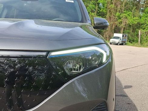 Used 2025 Mercedes-Benz EQB 250+ image 11