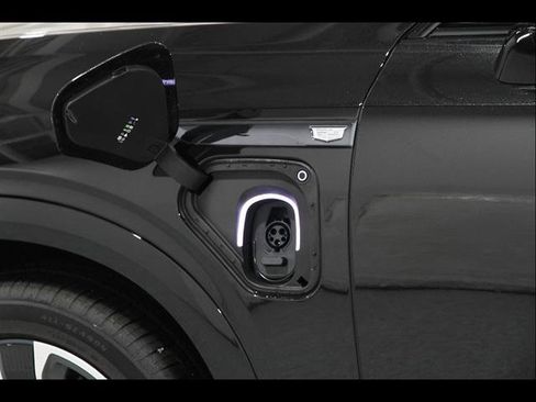 New 2026 Cadillac Vistiq Sport w/ LPO, Floor Liner Package image 4