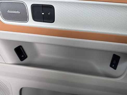 New 2025 Volkswagen ID. Buzz Pro S Plus image 22