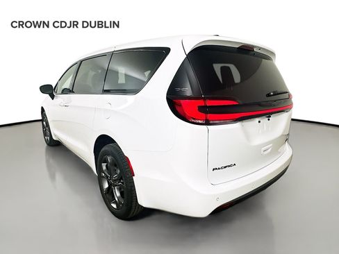 Used 2026 Chrysler Pacifica Select AWD/4WD image 7