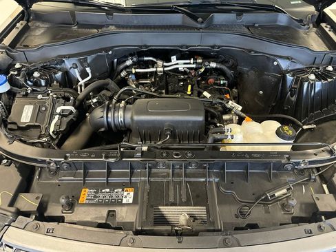 Used 2023 Ford Explorer XLT w/ Equipment Group 202A AWD/4WD image 7