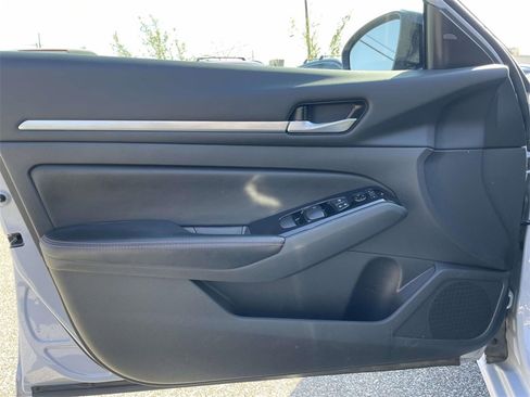 Used 2024 Nissan Altima 2.5 SR image 16