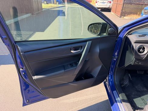 Used 2017 Toyota Corolla SE w/ Body Protection Package FWD image 10