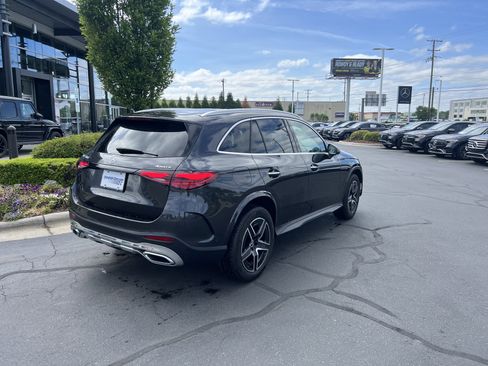 Used 2025 Mercedes-Benz GLC 300 4MATIC image 10