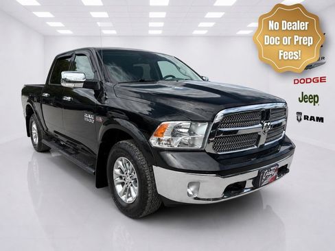 Used 2018 RAM 1500 SLT AWD/4WD image 3