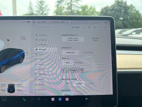 Used 2021 Tesla Model Y Long Range AWD/4WD image 30
