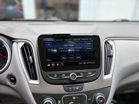 Used 2020 Chevrolet Malibu LS FWD image 15