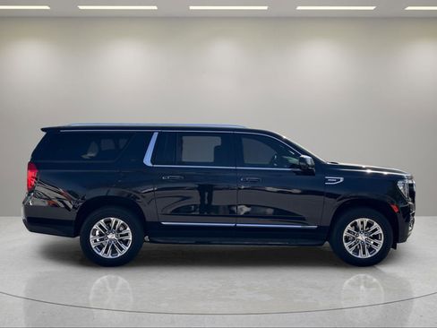 Used 2024 GMC Yukon XL SLT w/ SLT Luxury Package AWD/4WD image 6
