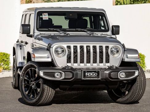 Used 2021 Jeep Wrangler Unlimited Sahara w/ Cold Weather Group AWD/4WD image 4