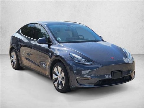 Used 2021 Tesla Model Y Long Range AWD/4WD image 3