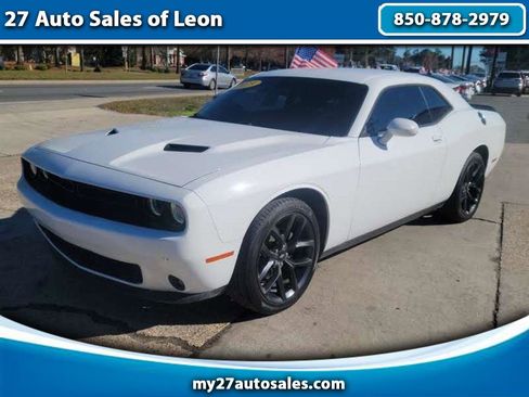 Used 2019 Dodge Challenger SXT w/ Blacktop Package image 1