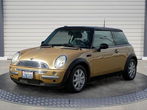 Used 2004 MINI Cooper Hardtop FWD image 3