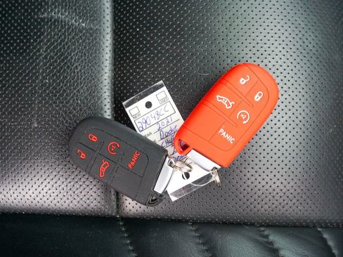 Used 2021 Dodge Challenger SRT Hellcat image 28