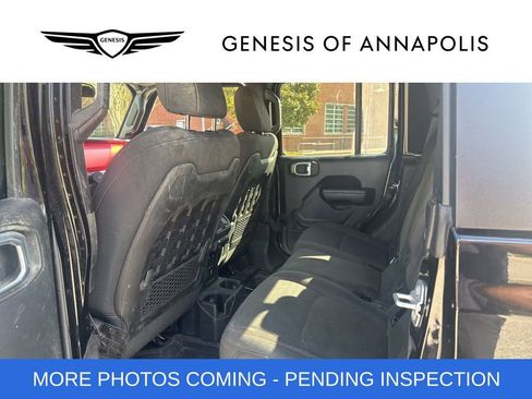 Used 2021 Jeep Gladiator Rubicon w/ Cold Weather Group image 6