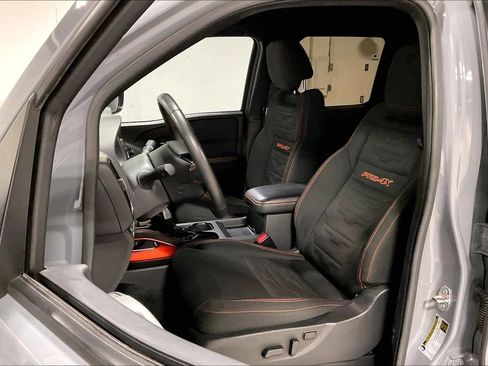 Used 2025 Nissan Frontier PRO-4X AWD/4WD image 30