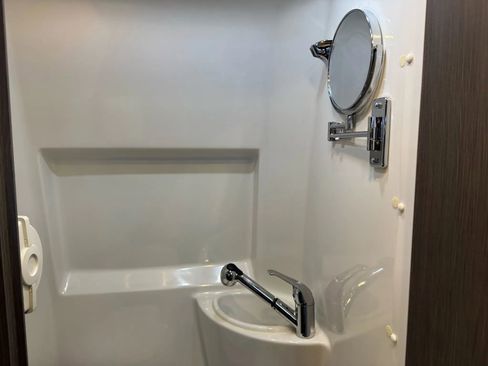 Used 2021 Mercedes-Benz Sprinter 2500 w/ Windows All Around Package image 29