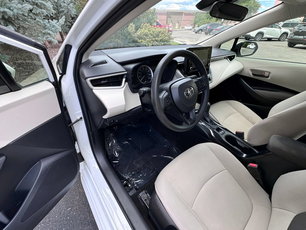 Used 2022 Toyota Corolla LE FWD image 18