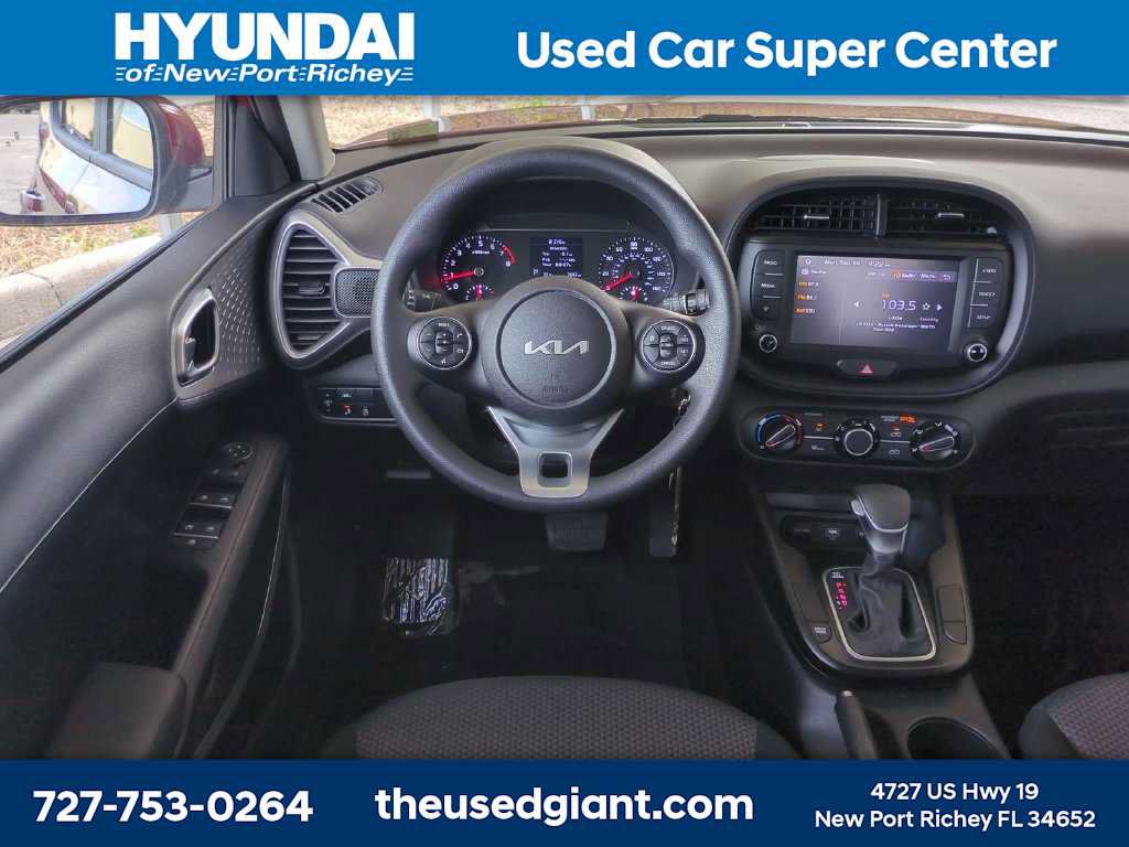 Used 2022 Kia Soul LX w/ Technology Package FWD image 16