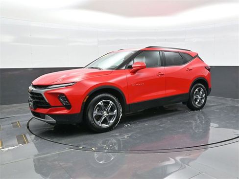 Used 2024 Chevrolet Blazer LT w/ Convenience Package image 3