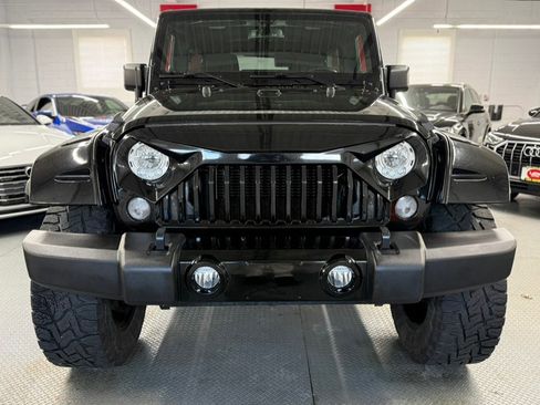 Used 2018 Jeep Wrangler Unlimited Sahara w/ Connectivity Group image 3