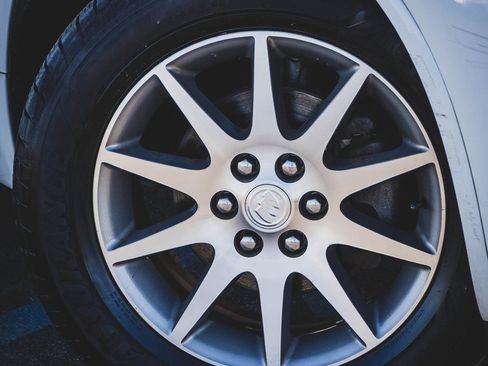 Used 2016 Buick Enclave Leather image 2