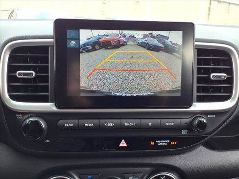 New 2025 Hyundai Venue SE image 10