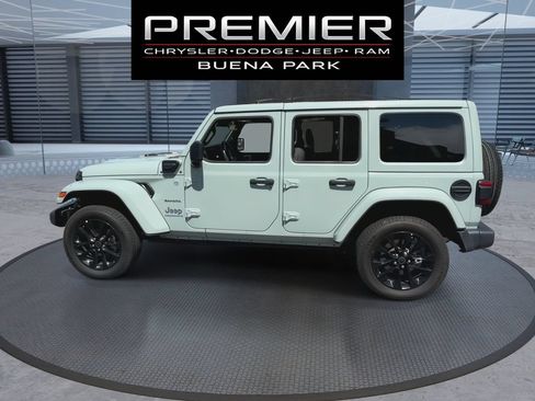 Used 2024 Jeep Wrangler Unlimited Sahara AWD/4WD image 5