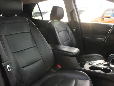Used 2021 Chevrolet Equinox Premier FWD image 22