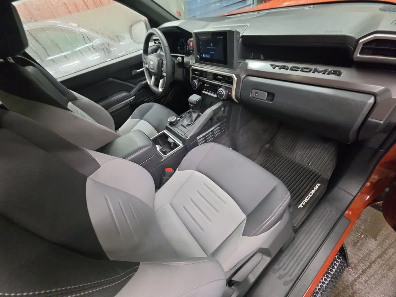 Used 2025 Toyota Tacoma TRD Sport AWD/4WD image 21