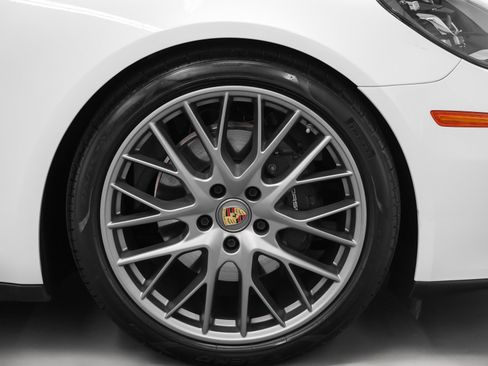 Used 2023 Porsche Panamera 4 image 16
