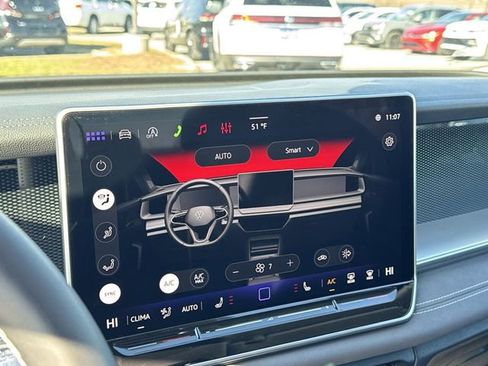New 2026 Volkswagen Tiguan SE FWD image 19