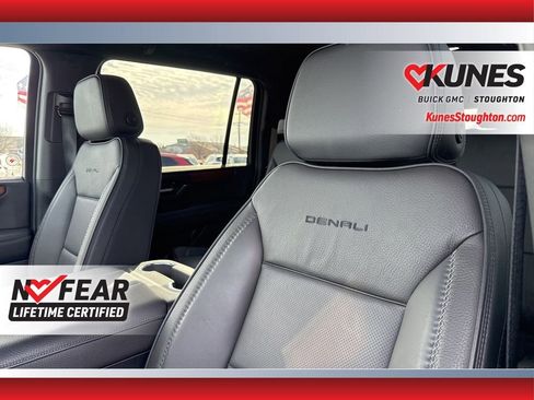 Used 2025 GMC Yukon XL Denali AWD/4WD image 24