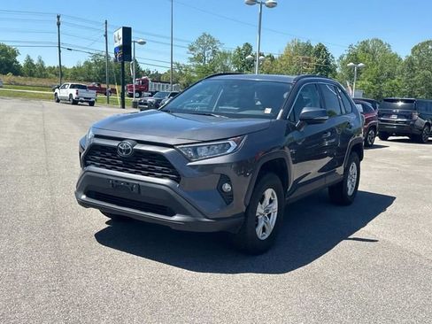 Used 2019 Toyota RAV4 XLE AWD/4WD image 8