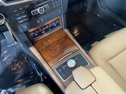 Used 2013 Mercedes-Benz E 350 Sedan image 23
