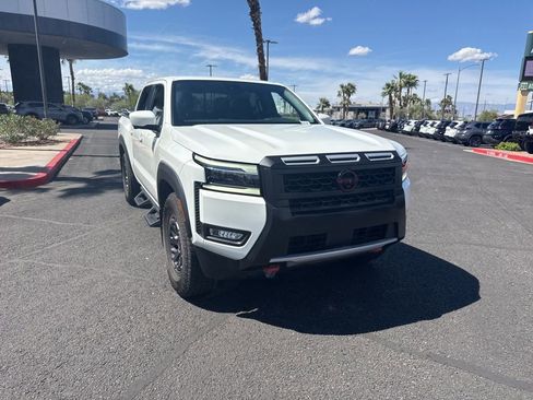 Used 2025 Nissan Kicks SR image 15