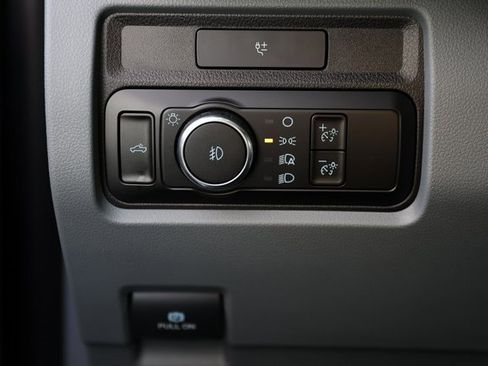 Used 2024 Ford F550 4x4 SuperCab Super Duty w/ Snow Plow Prep Package image 8