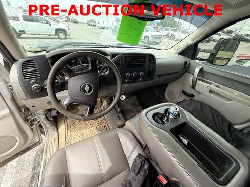 Used 2014 Chevrolet Silverado 3500 W/T AWD/4WD image 8