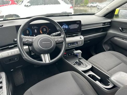 Certified 2025 Hyundai Kona SEL AWD/4WD image 7