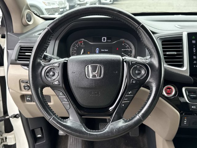 Used 2016 Honda Pilot Touring image 19