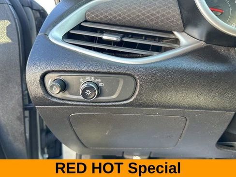 Used 2023 Chevrolet Malibu LT FWD image 19