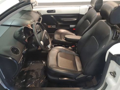 Used 2009 Volkswagen Beetle S FWD image 19
