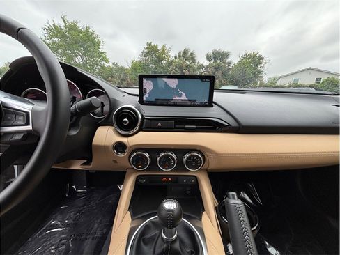Used 2024 MAZDA MX-5 Miata RF Grand Touring image 11