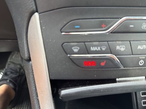Used 2018 Ford Edge SEL w/ Equipment Group 201A AWD/4WD image 12